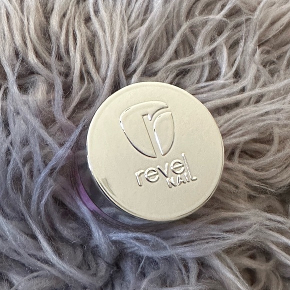 Revel Nail DIP POWDER Shade Empire 0.5 oz - Picture 3 of 5